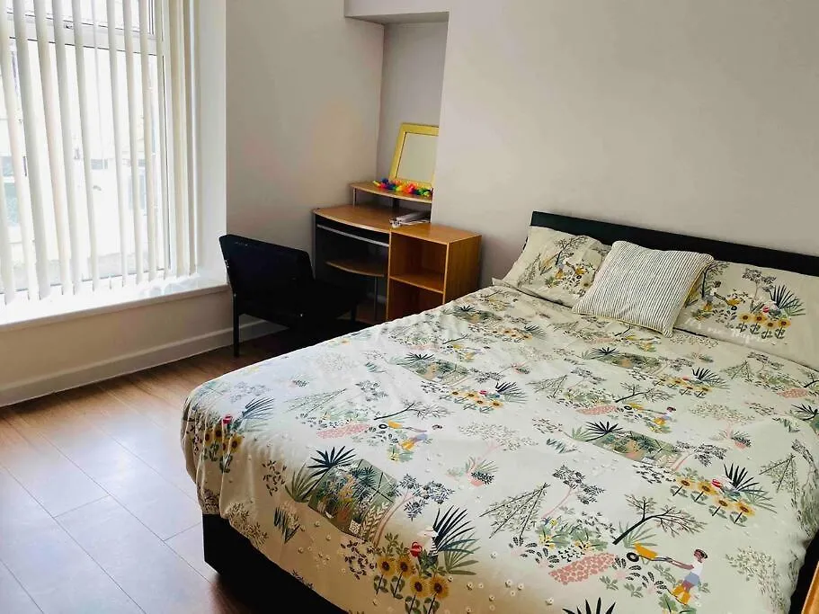 Swansea City Centre - 4 Bed Townhouse 0*,