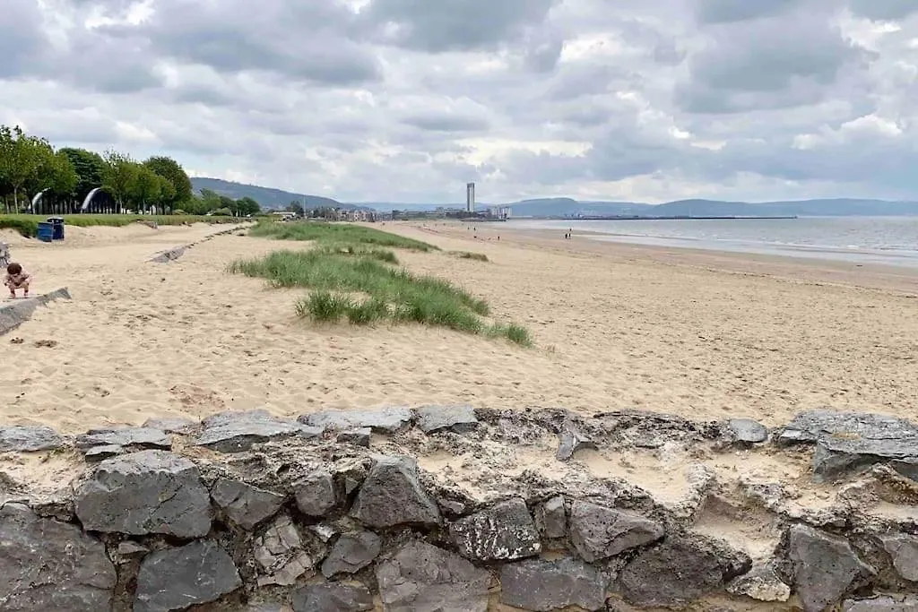 Swansea City Centre - 4 Bed Townhouse United Kingdom